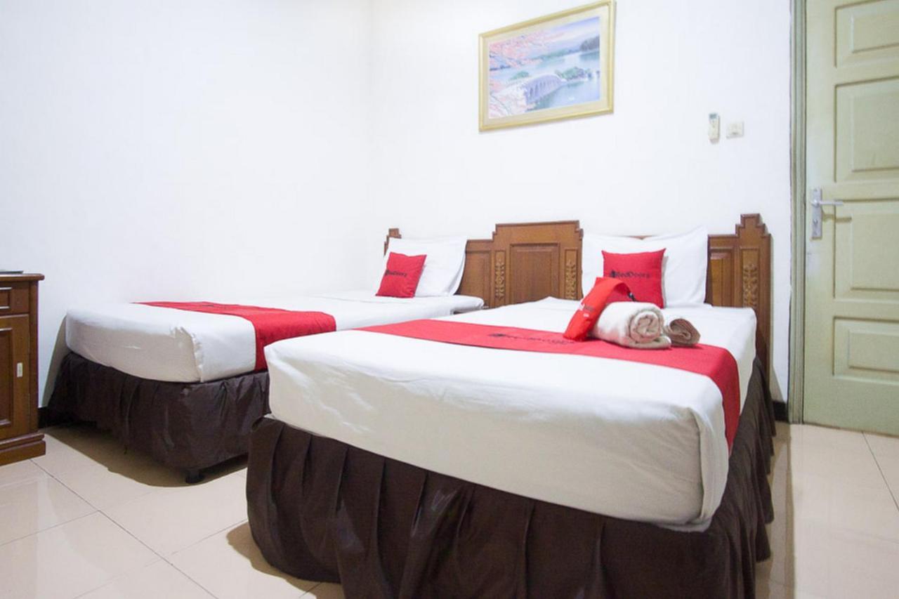 Hotel RedDoorz near Pantai Falajawa Ternate Zewnętrze zdjęcie
